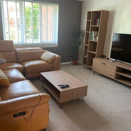 Cosy One Bed Flat Free Parking Send Exterior foto